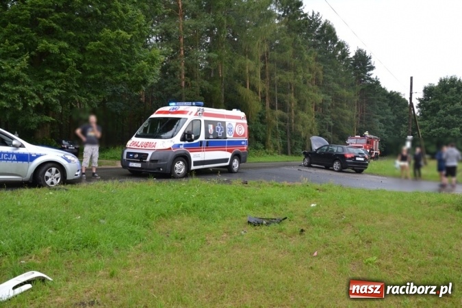 Zdjęcie w galerii na portalu naszraciborz.pl: Audi wyjechało wprost pod ciężar&oacute;wkę! wiadomości z regionu