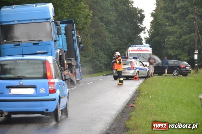 Zdjęcie w galerii na portalu naszraciborz.pl: Audi wyjechało wprost pod ciężar&oacute;wkę! wiadomości z regionu