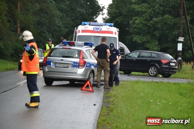 Zdjęcie w galerii na portalu naszraciborz.pl: Audi wyjechało wprost pod ciężar&oacute;wkę! wiadomości z regionu