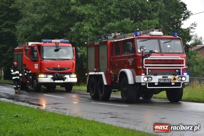 Zdjęcie w galerii na portalu naszraciborz.pl: Audi wyjechało wprost pod ciężar&oacute;wkę! wiadomości z regionu