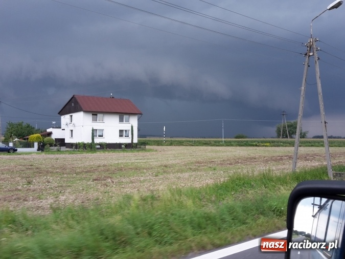 Zdjęcie w galerii na portalu naszraciborz.pl: Nawałnica znów nawiedziła nasz region. Było groźnie! wiadomości z regionu