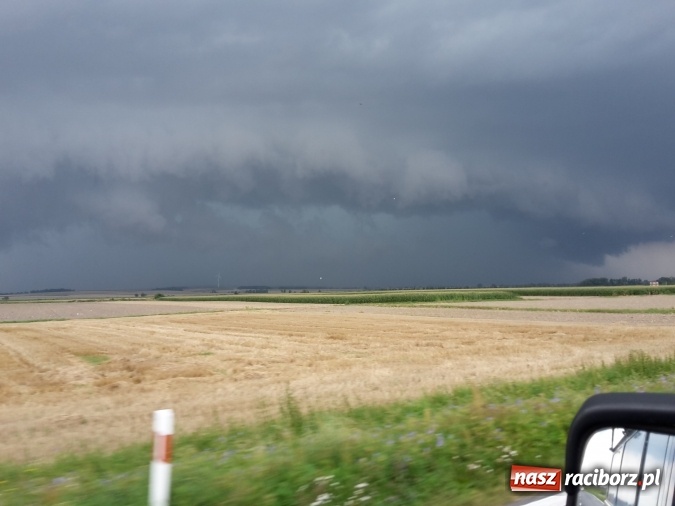 Zdjęcie w galerii na portalu naszraciborz.pl: Nawałnica znów nawiedziła nasz region. Było groźnie! wiadomości z regionu
