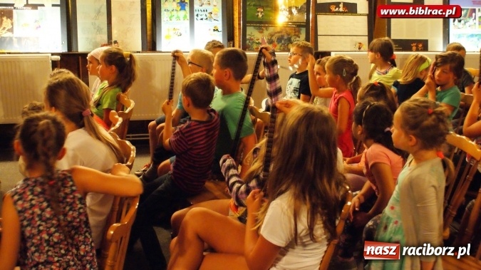 Zdjęcie w galerii na portalu naszraciborz.pl: Lato z Biblioteką - uczestnicy odwiedzili Studio Filmów Rysunkowych w Bielsku-Białej wiadomości z regionu