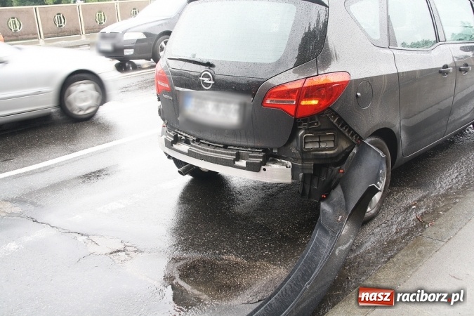 Zdjęcie w galerii na portalu naszraciborz.pl: Doszło do kolizji. TIR zderzył się z osob&oacute;wką wiadomości z regionu