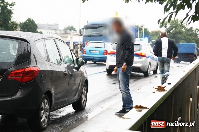 Zdjęcie w galerii na portalu naszraciborz.pl: Doszło do kolizji. TIR zderzył się z osob&oacute;wką wiadomości z regionu