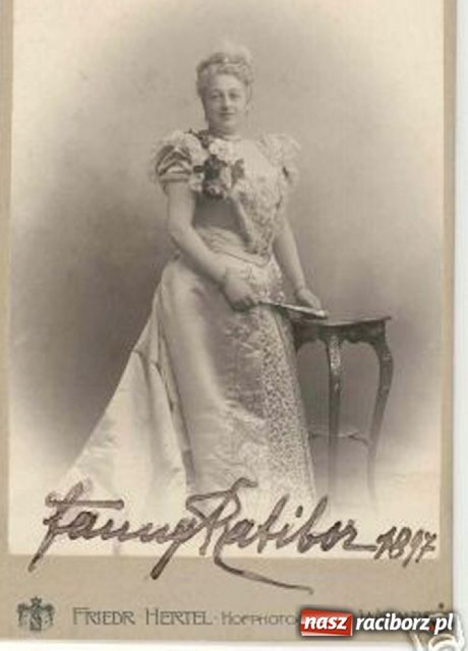 Zdjęcie w galerii na portalu naszraciborz.pl: Raciborski misz-masz z aukcji wiadomości z regionu