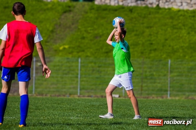 Zdjęcie w galerii na portalu naszraciborz.pl: Piłkarski turniej dzikich drużyn przy Zamkowej wiadomości z regionu