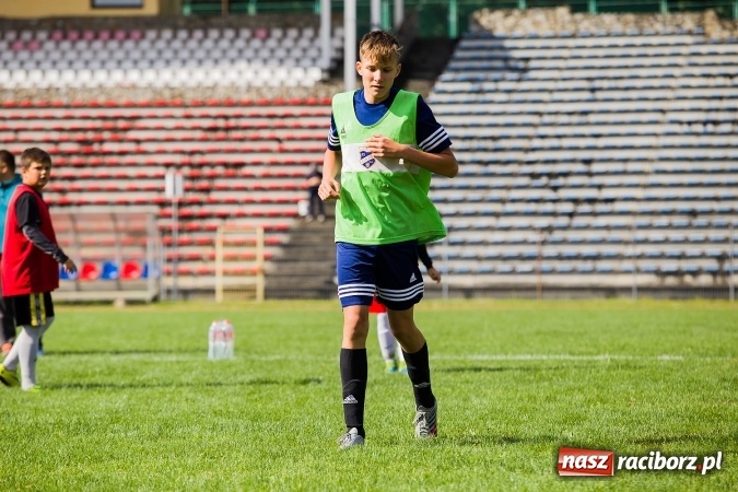 Zdjęcie w galerii na portalu naszraciborz.pl: Piłkarski turniej dzikich drużyn przy Zamkowej wiadomości z regionu