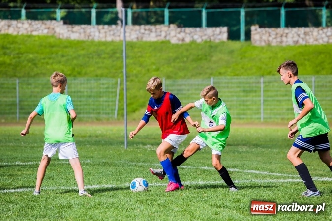 Zdjęcie w galerii na portalu naszraciborz.pl: Piłkarski turniej dzikich drużyn przy Zamkowej wiadomości z regionu