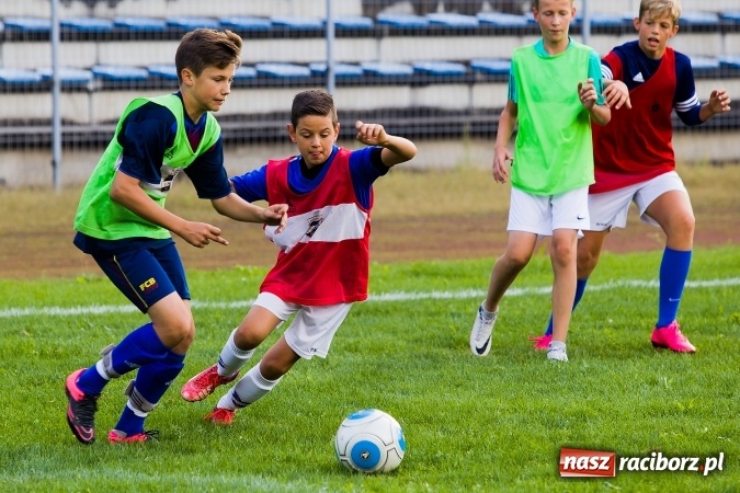 Zdjęcie w galerii na portalu naszraciborz.pl: Piłkarski turniej dzikich drużyn przy Zamkowej wiadomości z regionu