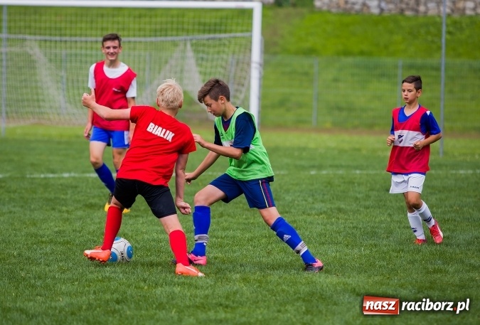 Zdjęcie w galerii na portalu naszraciborz.pl: Piłkarski turniej dzikich drużyn przy Zamkowej wiadomości z regionu
