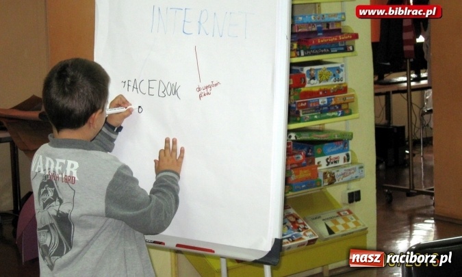 Zdjęcie w galerii na portalu naszraciborz.pl: Plik i Folder w bibliotece - kolejny piknik edukacyjny dla dzieci  wiadomości z regionu