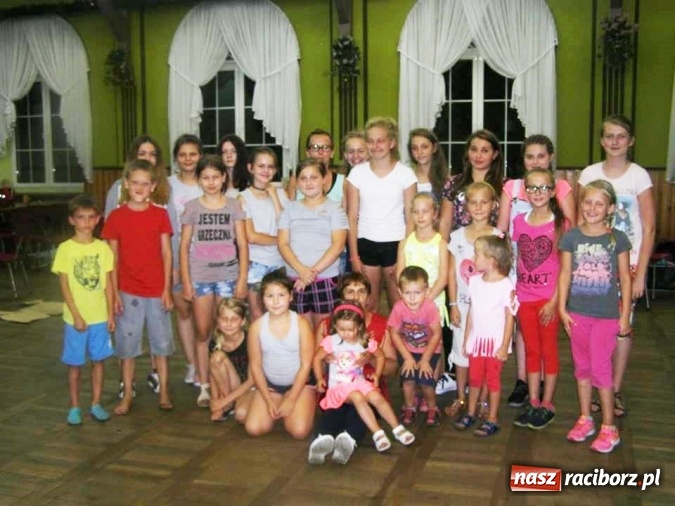 Zdjęcie w galerii na portalu naszraciborz.pl: W Borucinie kreatywnie spędzano czas na biwaku wiadomości z regionu