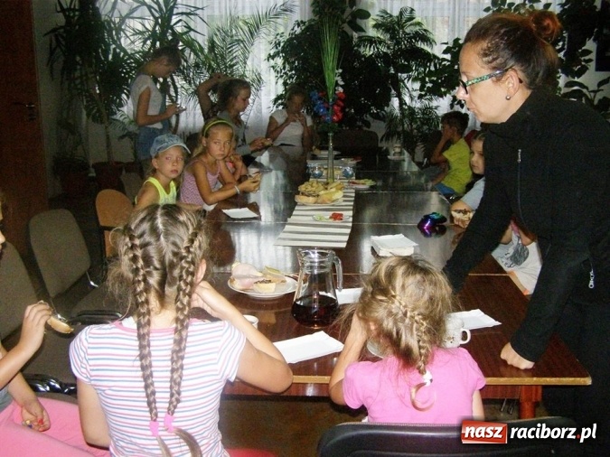 Zdjęcie w galerii na portalu naszraciborz.pl: W Borucinie kreatywnie spędzano czas na biwaku wiadomości z regionu