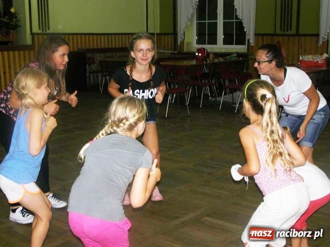 Zdjęcie w galerii na portalu naszraciborz.pl: W Borucinie kreatywnie spędzano czas na biwaku wiadomości z regionu