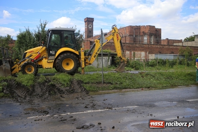 Zdjęcie w galerii na portalu naszraciborz.pl: Awaria na głównej magistrali przesyłowej Raciborza. Aktualny komunikat ZWiK wiadomości z regionu