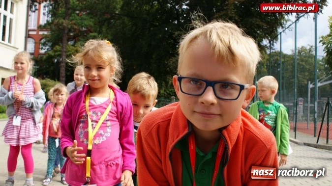 Zdjęcie w galerii na portalu naszraciborz.pl: Jaś, Małgosia i groźna czarownica w raciborskiej bibliotece! wiadomości z regionu