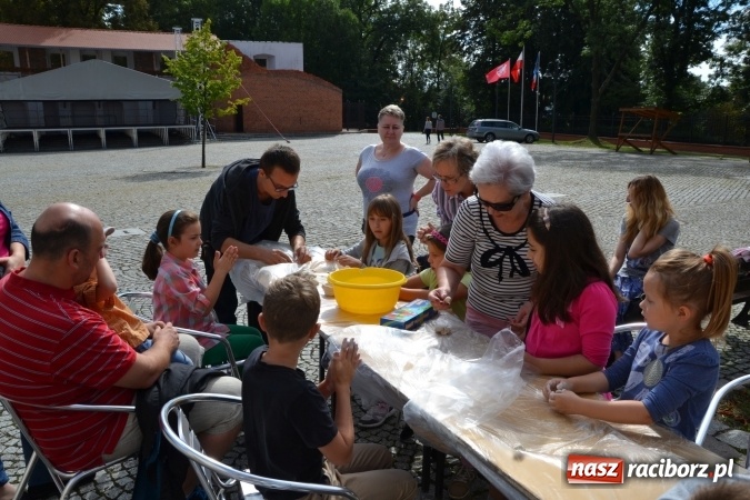 Zdjęcie w galerii na portalu naszraciborz.pl: Warsztatów historyczno-rekonstrukcyjnych ciąg dalszy, czyli Letnia Akcja Zamkowe Zuchy 2016  wiadomości z regionu