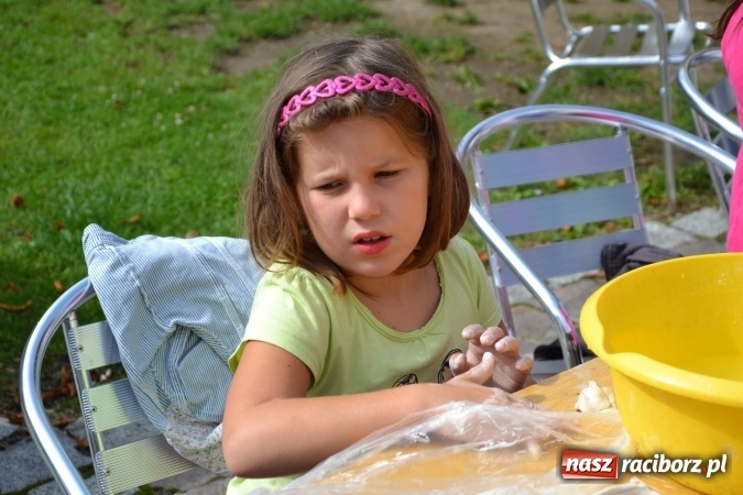 Zdjęcie w galerii na portalu naszraciborz.pl: Warsztatów historyczno-rekonstrukcyjnych ciąg dalszy, czyli Letnia Akcja Zamkowe Zuchy 2016  wiadomości z regionu