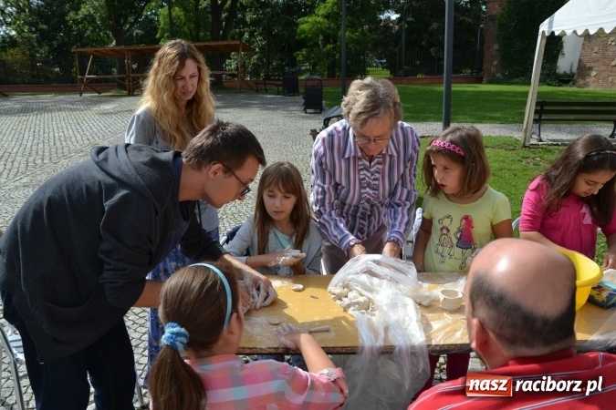 Zdjęcie w galerii na portalu naszraciborz.pl: Warsztatów historyczno-rekonstrukcyjnych ciąg dalszy, czyli Letnia Akcja Zamkowe Zuchy 2016  wiadomości z regionu