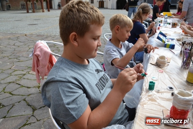 Zdjęcie w galerii na portalu naszraciborz.pl: Warsztatów historyczno-rekonstrukcyjnych ciąg dalszy, czyli Letnia Akcja Zamkowe Zuchy 2016  wiadomości z regionu