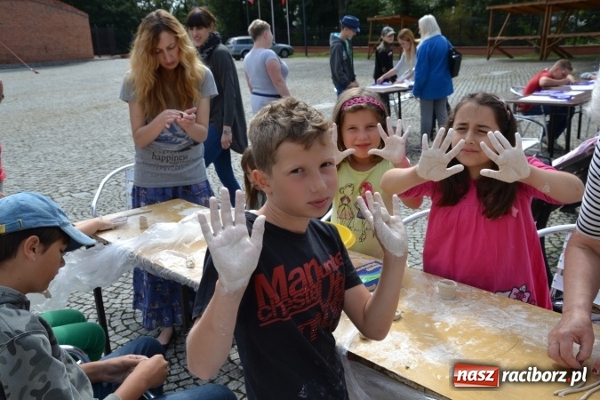 Zdjęcie w galerii na portalu naszraciborz.pl: Warsztatów historyczno-rekonstrukcyjnych ciąg dalszy, czyli Letnia Akcja Zamkowe Zuchy 2016  wiadomości z regionu