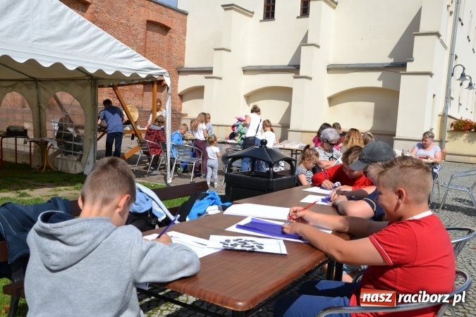 Zdjęcie w galerii na portalu naszraciborz.pl: Warsztatów historyczno-rekonstrukcyjnych ciąg dalszy, czyli Letnia Akcja Zamkowe Zuchy 2016  wiadomości z regionu