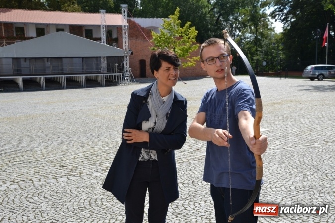 Zdjęcie w galerii na portalu naszraciborz.pl: Warsztatów historyczno-rekonstrukcyjnych ciąg dalszy, czyli Letnia Akcja Zamkowe Zuchy 2016  wiadomości z regionu