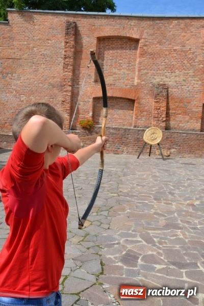 Zdjęcie w galerii na portalu naszraciborz.pl: Warsztatów historyczno-rekonstrukcyjnych ciąg dalszy, czyli Letnia Akcja Zamkowe Zuchy 2016  wiadomości z regionu