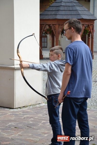 Zdjęcie w galerii na portalu naszraciborz.pl: Warsztatów historyczno-rekonstrukcyjnych ciąg dalszy, czyli Letnia Akcja Zamkowe Zuchy 2016  wiadomości z regionu