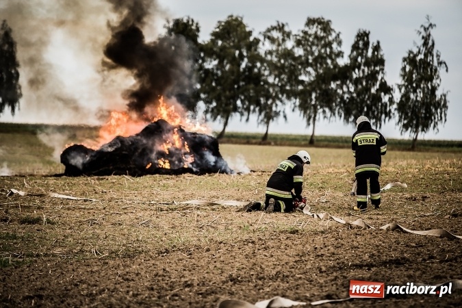 Zdjęcie w galerii na portalu naszraciborz.pl: Pokaz strażacki na rozpoczęcie obchod&oacute;w 90-lecia KS Pietraszyn wiadomości z regionu