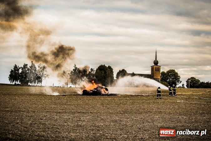 Zdjęcie w galerii na portalu naszraciborz.pl: Pokaz strażacki na rozpoczęcie obchod&oacute;w 90-lecia KS Pietraszyn wiadomości z regionu