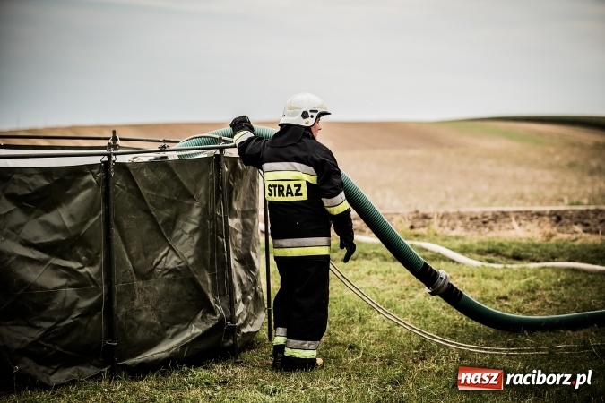 Zdjęcie w galerii na portalu naszraciborz.pl: Pokaz strażacki na rozpoczęcie obchod&oacute;w 90-lecia KS Pietraszyn wiadomości z regionu