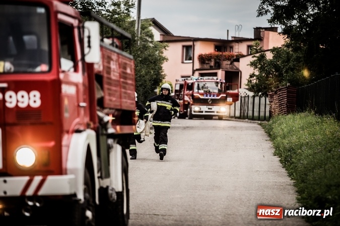 Zdjęcie w galerii na portalu naszraciborz.pl: Pokaz strażacki na rozpoczęcie obchod&oacute;w 90-lecia KS Pietraszyn wiadomości z regionu