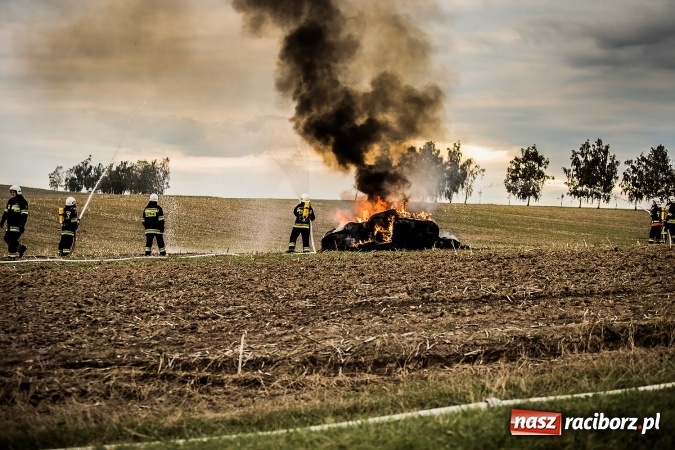 Zdjęcie w galerii na portalu naszraciborz.pl: Pokaz strażacki na rozpoczęcie obchod&oacute;w 90-lecia KS Pietraszyn wiadomości z regionu