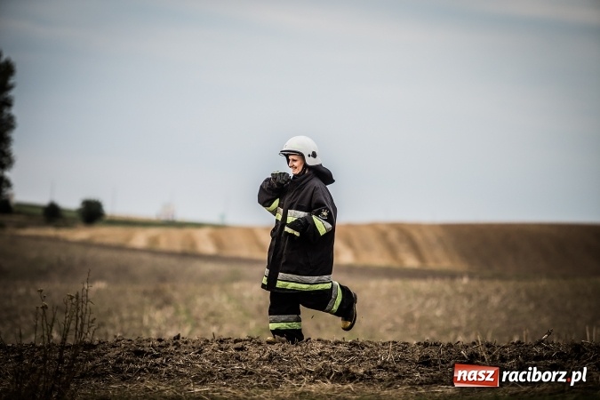 Zdjęcie w galerii na portalu naszraciborz.pl: Pokaz strażacki na rozpoczęcie obchod&oacute;w 90-lecia KS Pietraszyn wiadomości z regionu