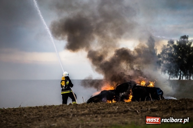 Zdjęcie w galerii na portalu naszraciborz.pl: Pokaz strażacki na rozpoczęcie obchod&oacute;w 90-lecia KS Pietraszyn wiadomości z regionu