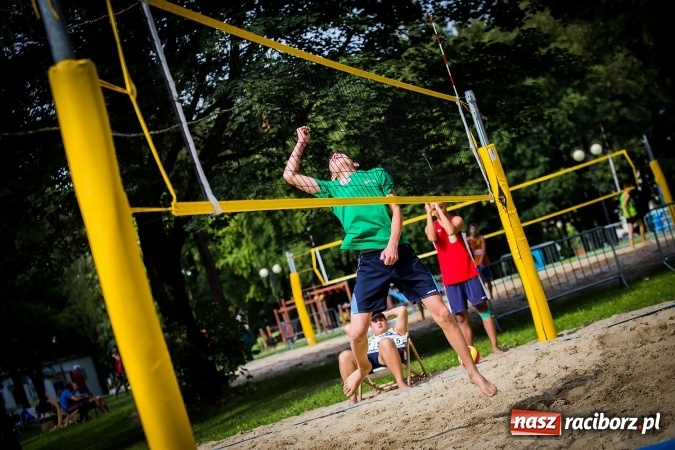 Zdjęcie w galerii na portalu naszraciborz.pl:  Mistrzostwa Raciborza w Siatkówce Plażowej Mężczyzn do 18 lat wiadomości z regionu