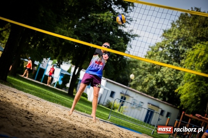 Zdjęcie w galerii na portalu naszraciborz.pl:  Mistrzostwa Raciborza w Siatkówce Plażowej Mężczyzn do 18 lat wiadomości z regionu