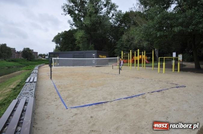 Zdjęcie w galerii na portalu naszraciborz.pl: Miejska plaża czeka już na pierwszych gości FOTO wiadomości z regionu