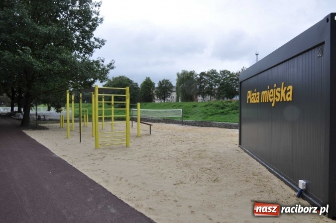 Zdjęcie w galerii na portalu naszraciborz.pl: Miejska plaża czeka już na pierwszych gości FOTO wiadomości z regionu