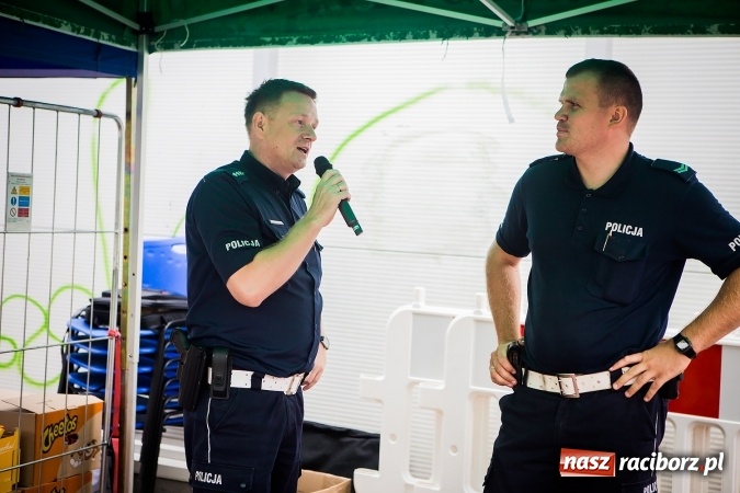 Zdjęcie w galerii na portalu naszraciborz.pl: Trwa festyn profilaktyczny z raciborskimi policjantami wiadomości z regionu