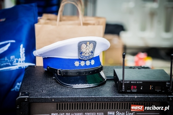 Zdjęcie w galerii na portalu naszraciborz.pl: Trwa festyn profilaktyczny z raciborskimi policjantami wiadomości z regionu