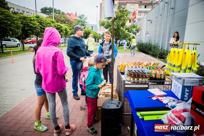 Zdjęcie w galerii na portalu naszraciborz.pl: Trwa festyn profilaktyczny z raciborskimi policjantami wiadomości z regionu