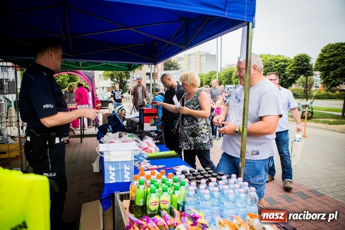 Zdjęcie w galerii na portalu naszraciborz.pl: Trwa festyn profilaktyczny z raciborskimi policjantami wiadomości z regionu