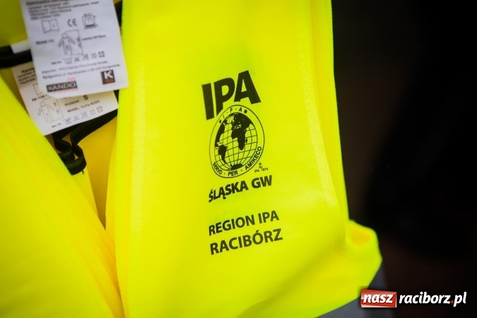 Zdjęcie w galerii na portalu naszraciborz.pl: Trwa festyn profilaktyczny z raciborskimi policjantami wiadomości z regionu