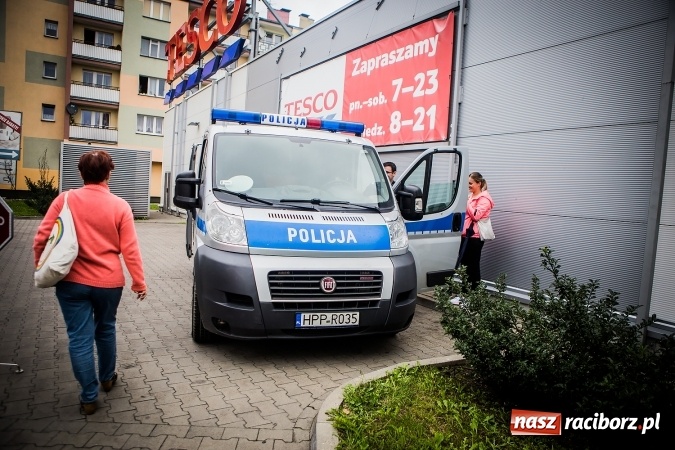 Zdjęcie w galerii na portalu naszraciborz.pl: Trwa festyn profilaktyczny z raciborskimi policjantami wiadomości z regionu