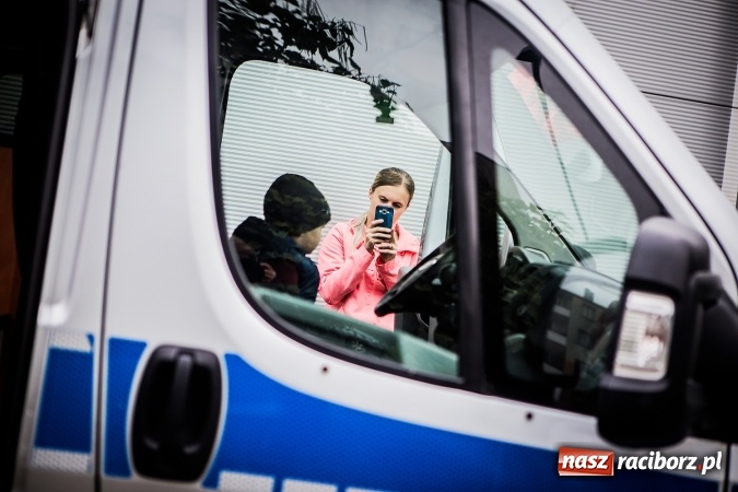 Zdjęcie w galerii na portalu naszraciborz.pl: Trwa festyn profilaktyczny z raciborskimi policjantami wiadomości z regionu