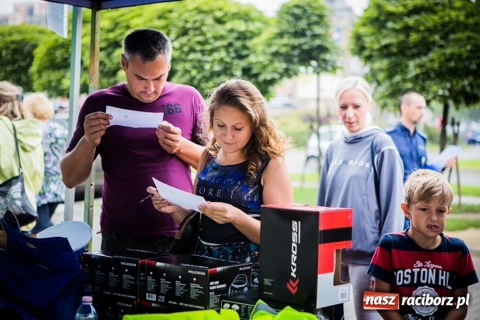 Zdjęcie w galerii na portalu naszraciborz.pl: Trwa festyn profilaktyczny z raciborskimi policjantami wiadomości z regionu