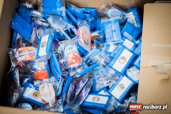 Zdjęcie w galerii na portalu naszraciborz.pl: Trwa festyn profilaktyczny z raciborskimi policjantami wiadomości z regionu